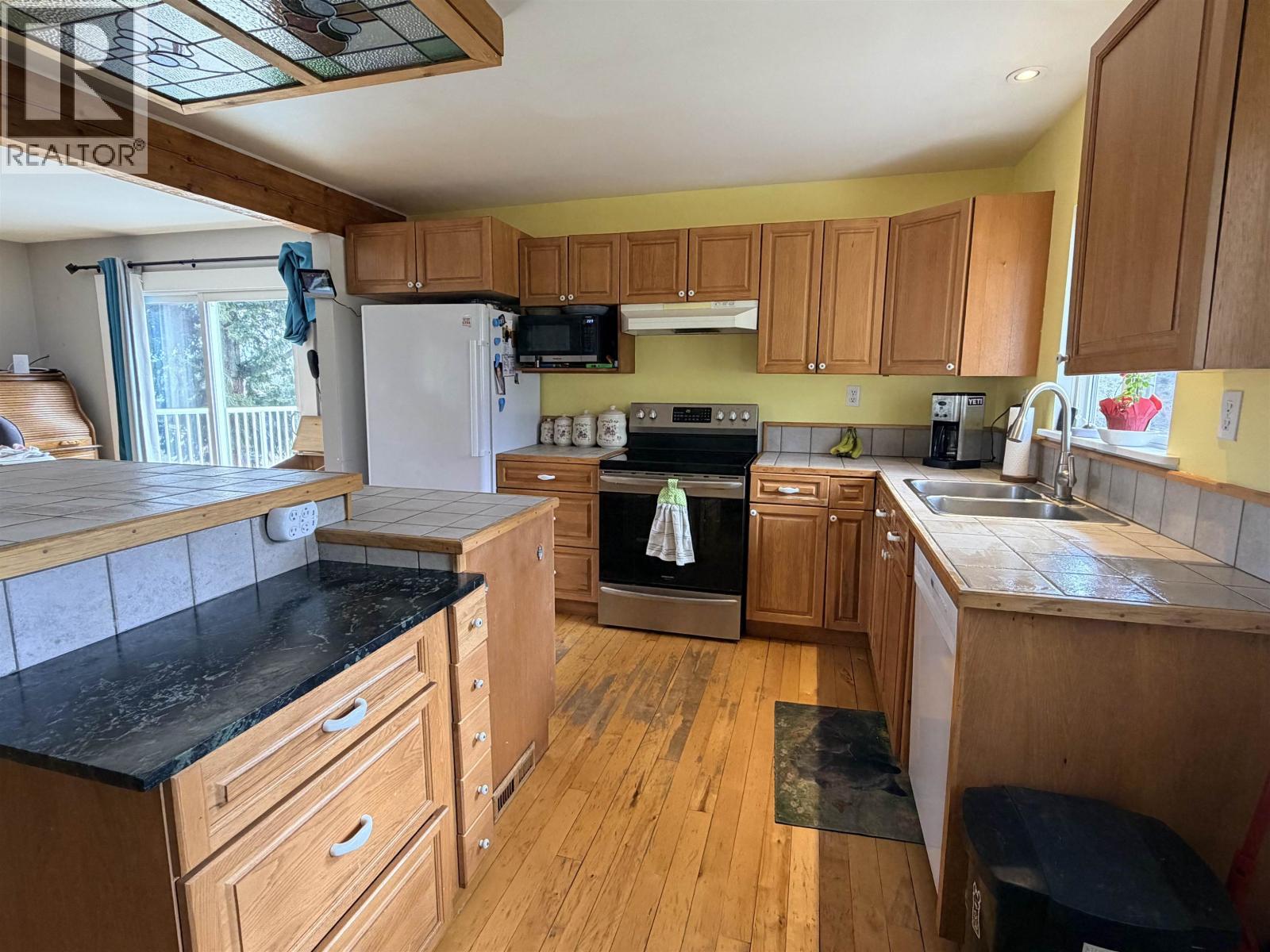 4583 Ridge Road Property Photo 3