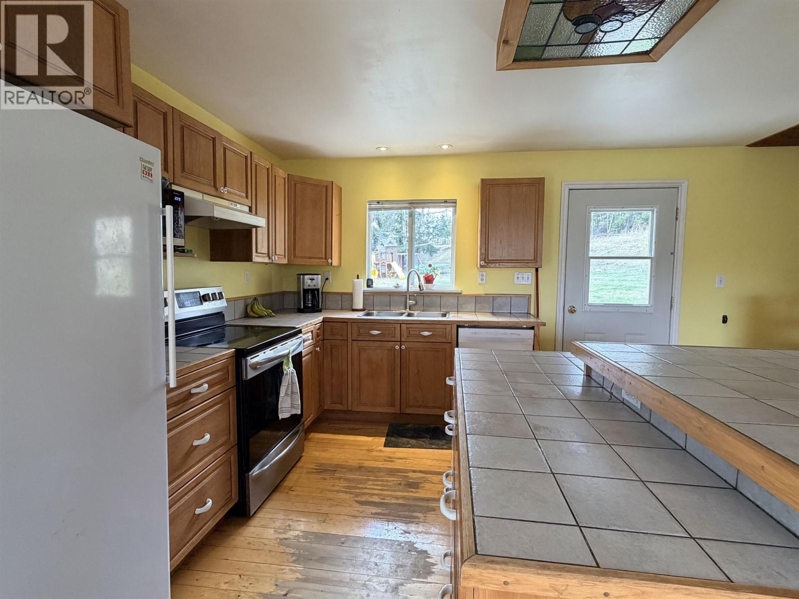 4583 Ridge Road Property Photo 4