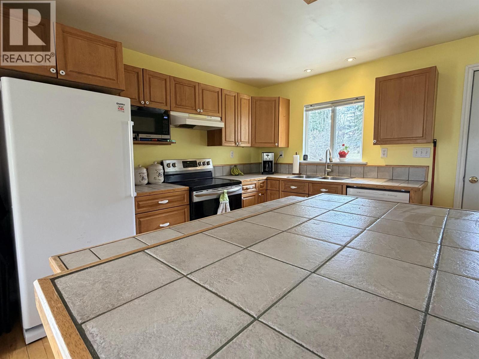 4583 Ridge Road Property Photo 6