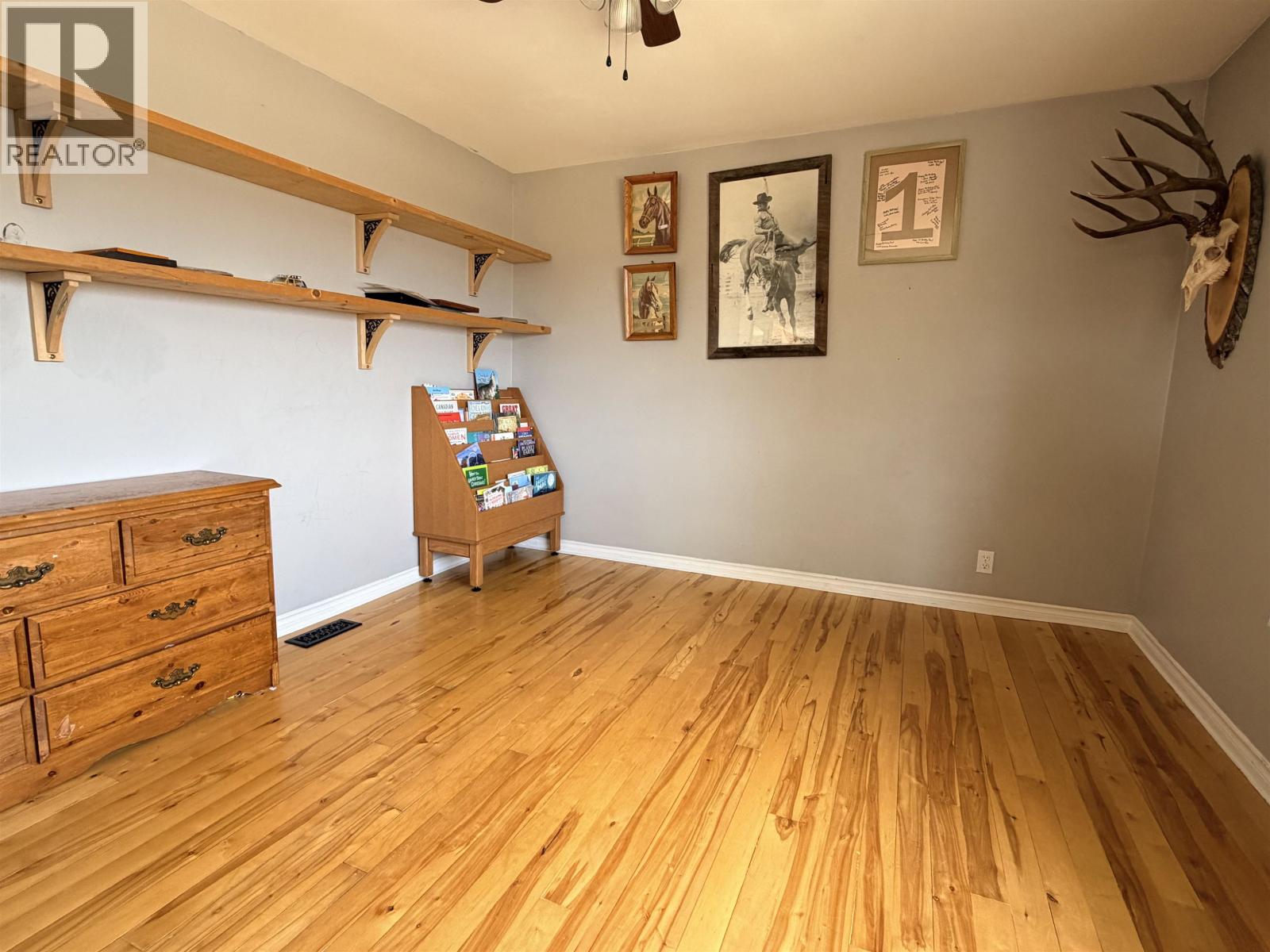 4583 Ridge Road Property Photo 10