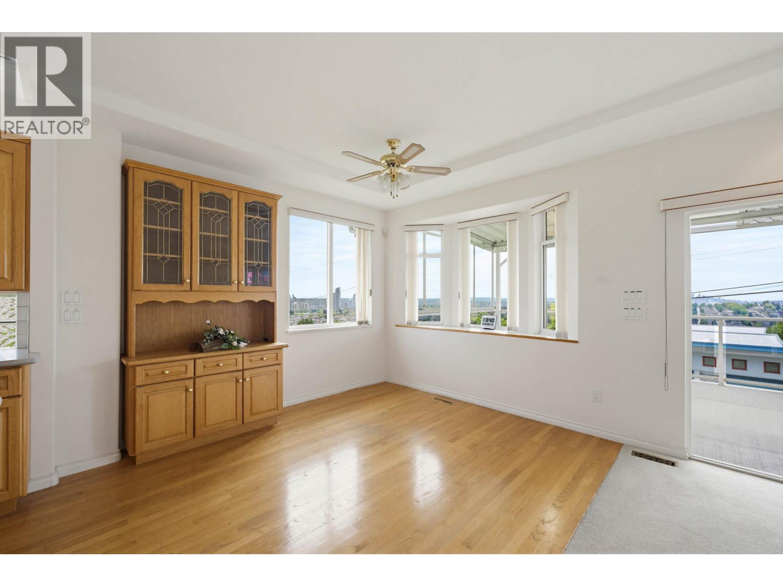41 N Hythe Avenue Property Photo 18