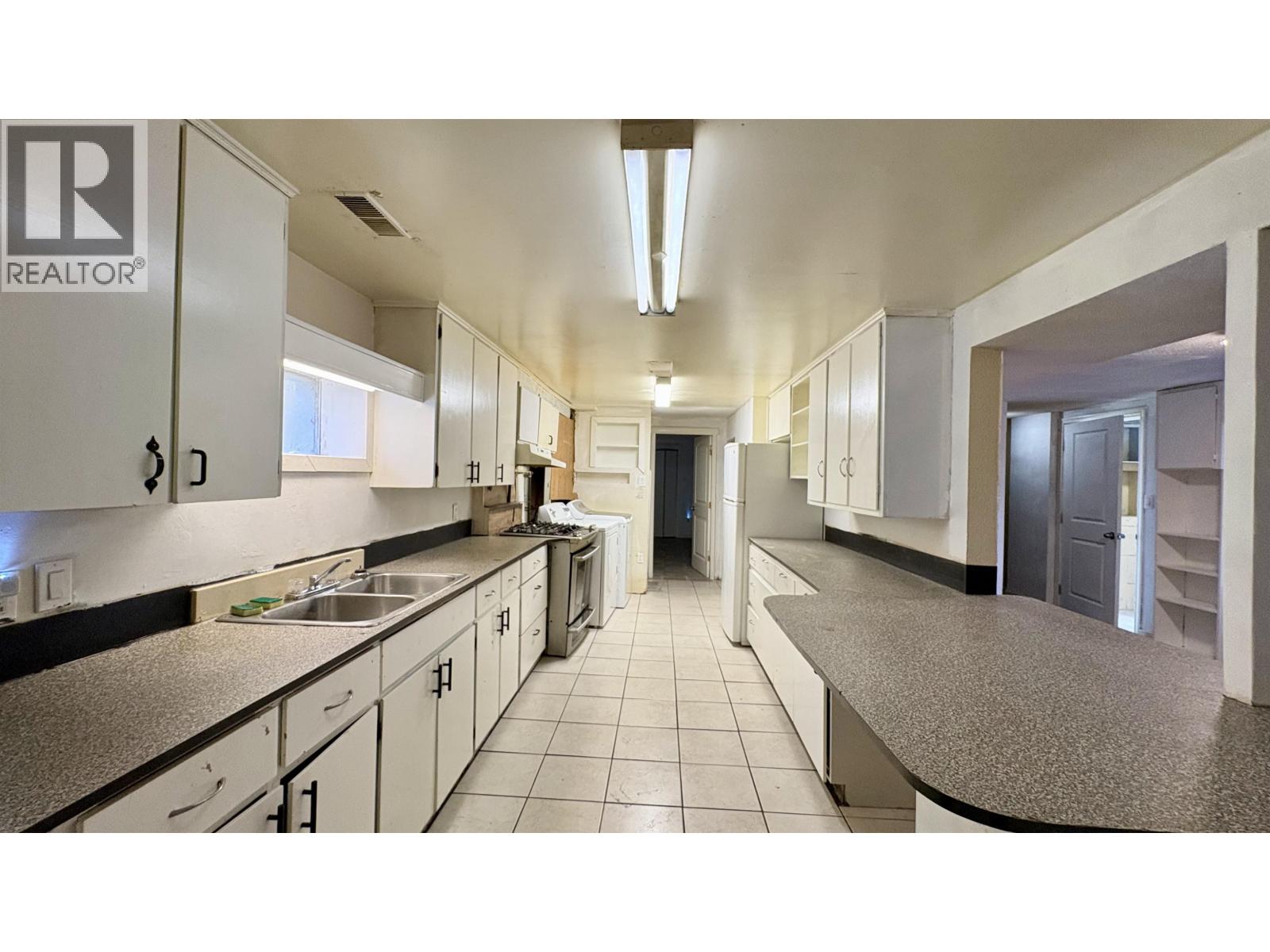 1301 20th Avenue Property Photo 17