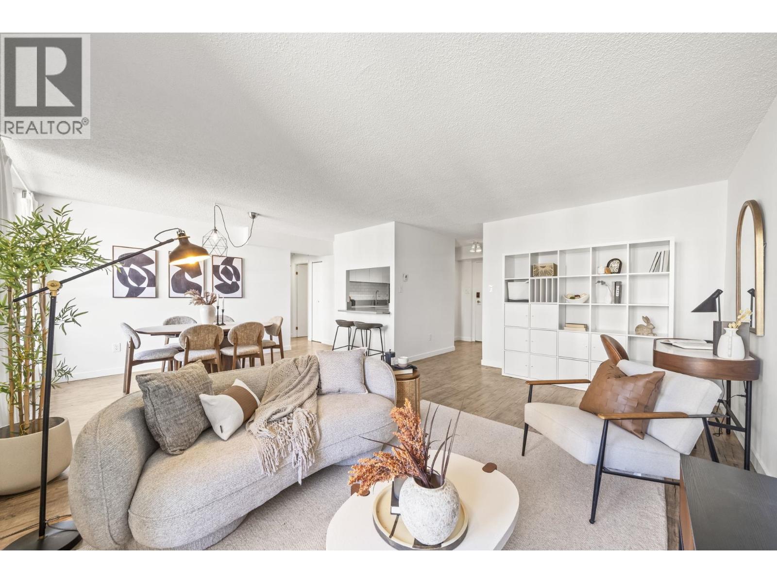 1504 3771 Bartlett Court Property Photo 12