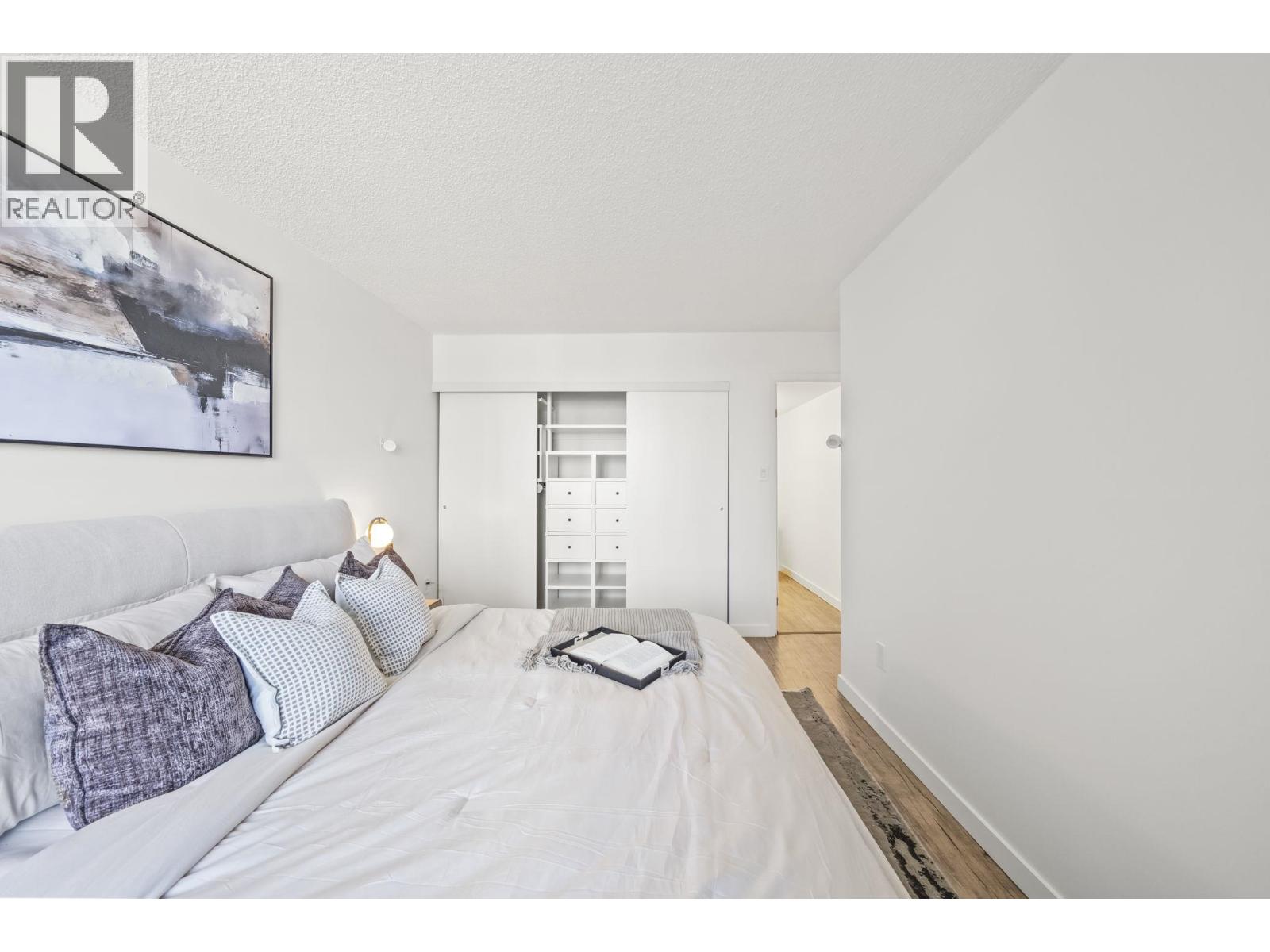 1504 3771 Bartlett Court Property Photo 20