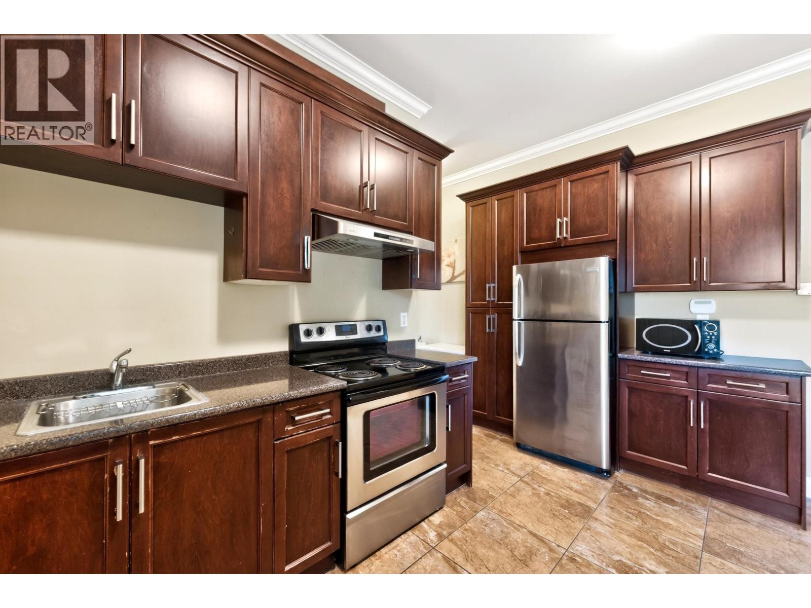 10388 Swinton Crescent Property Photo 34
