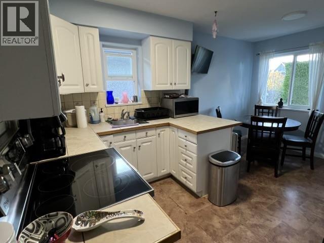 447 E 30th Avenue Property Photo 5