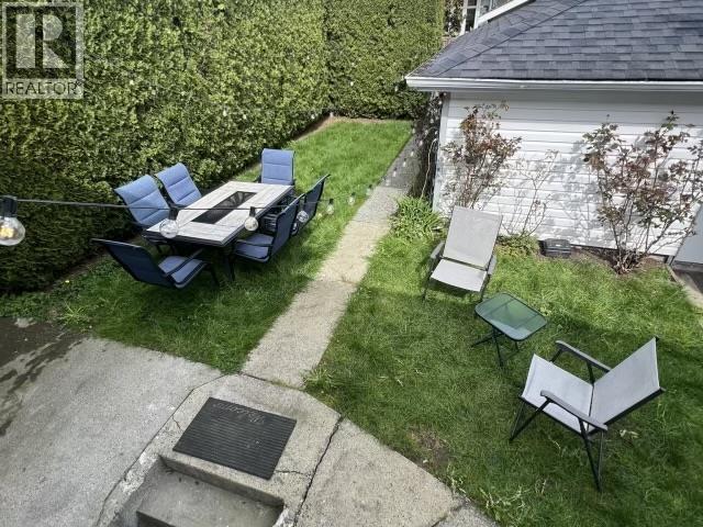 447 E 30th Avenue Property Photo 22