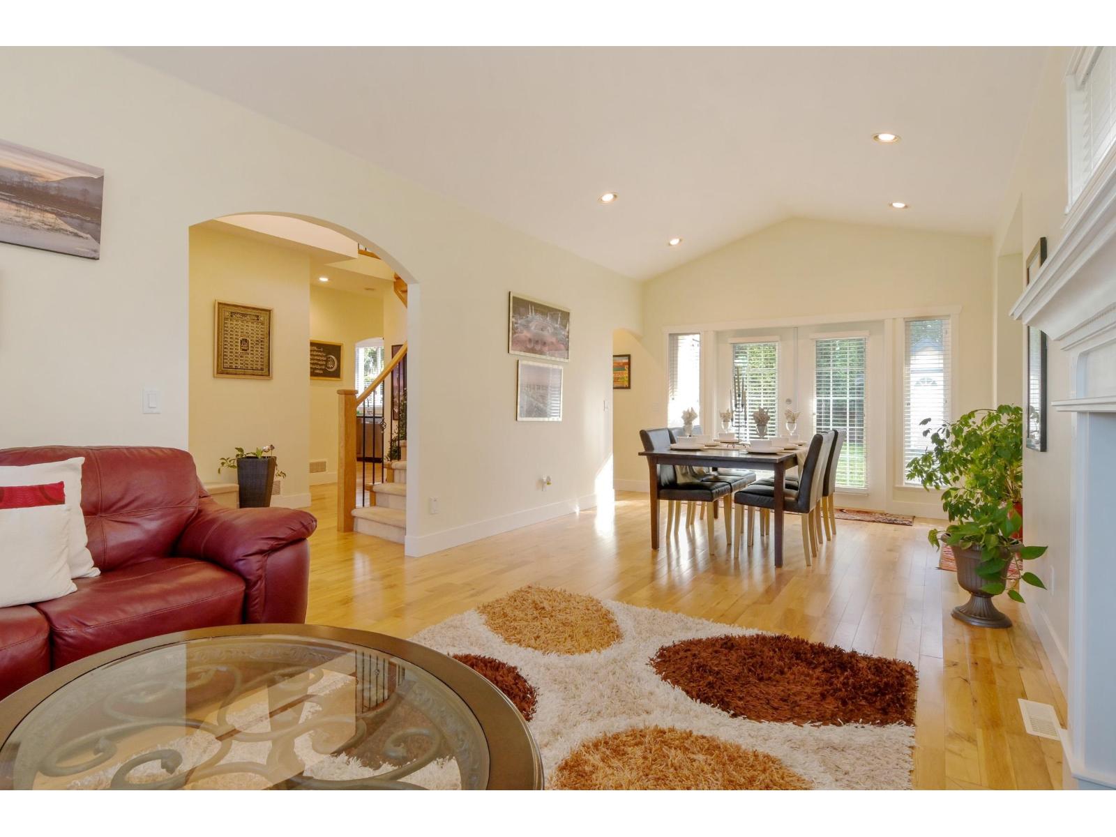 6122 164 Street Property Photo 5