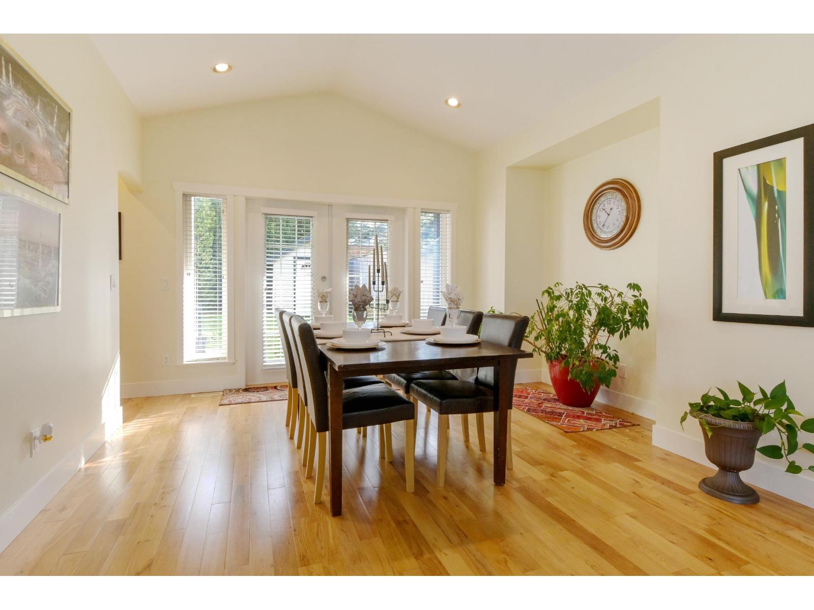 6122 164 Street Property Photo 6