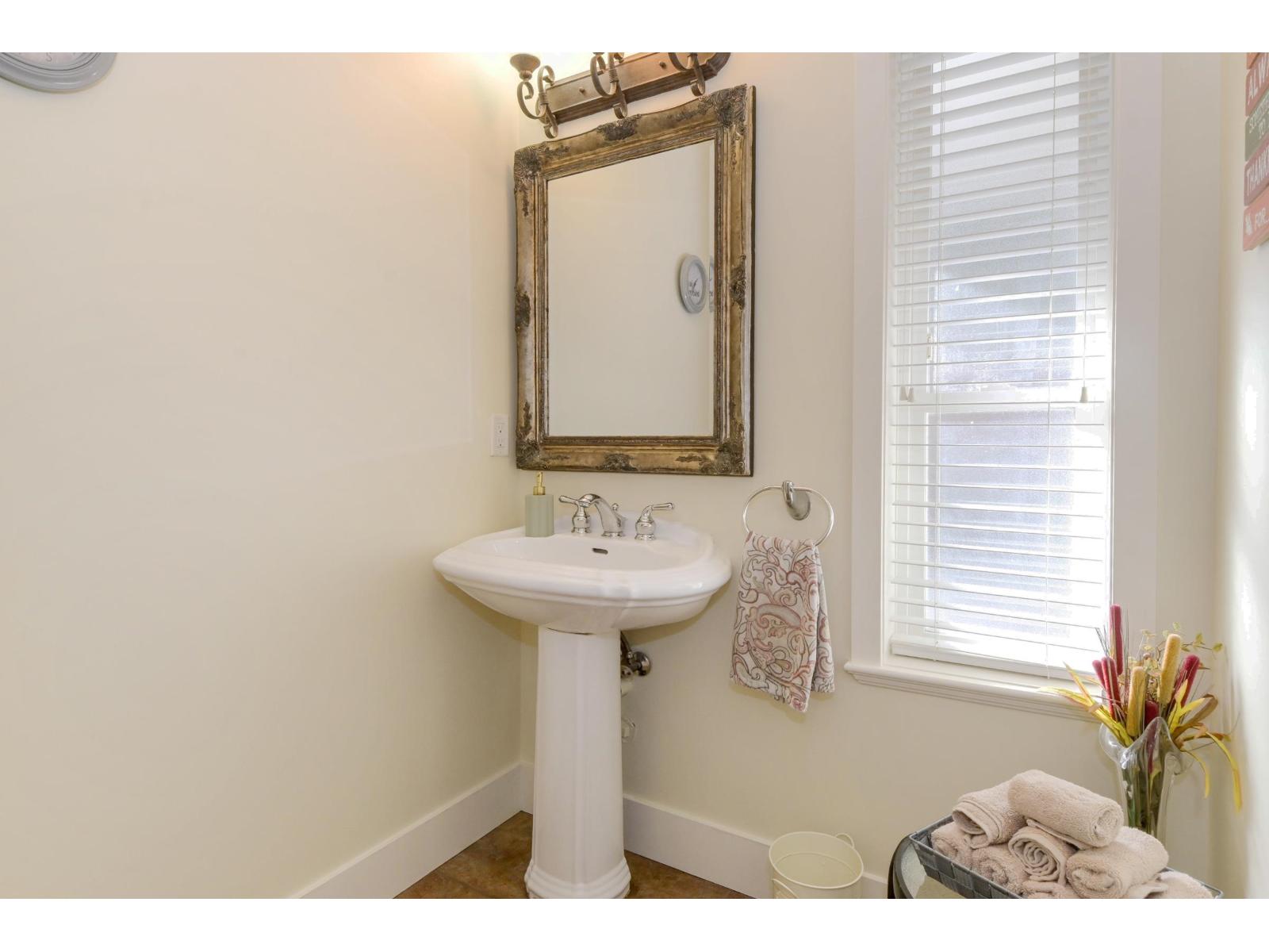 6122 164 Street Property Photo 14