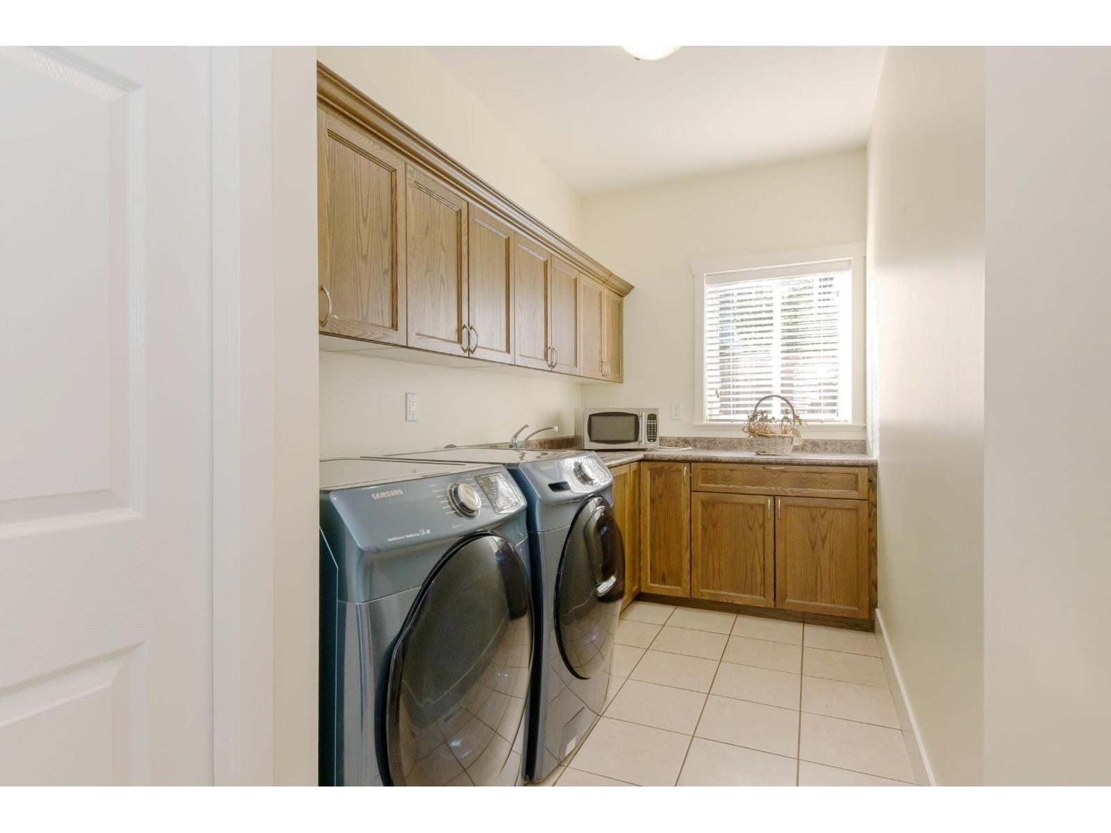 6122 164 Street Property Photo 15