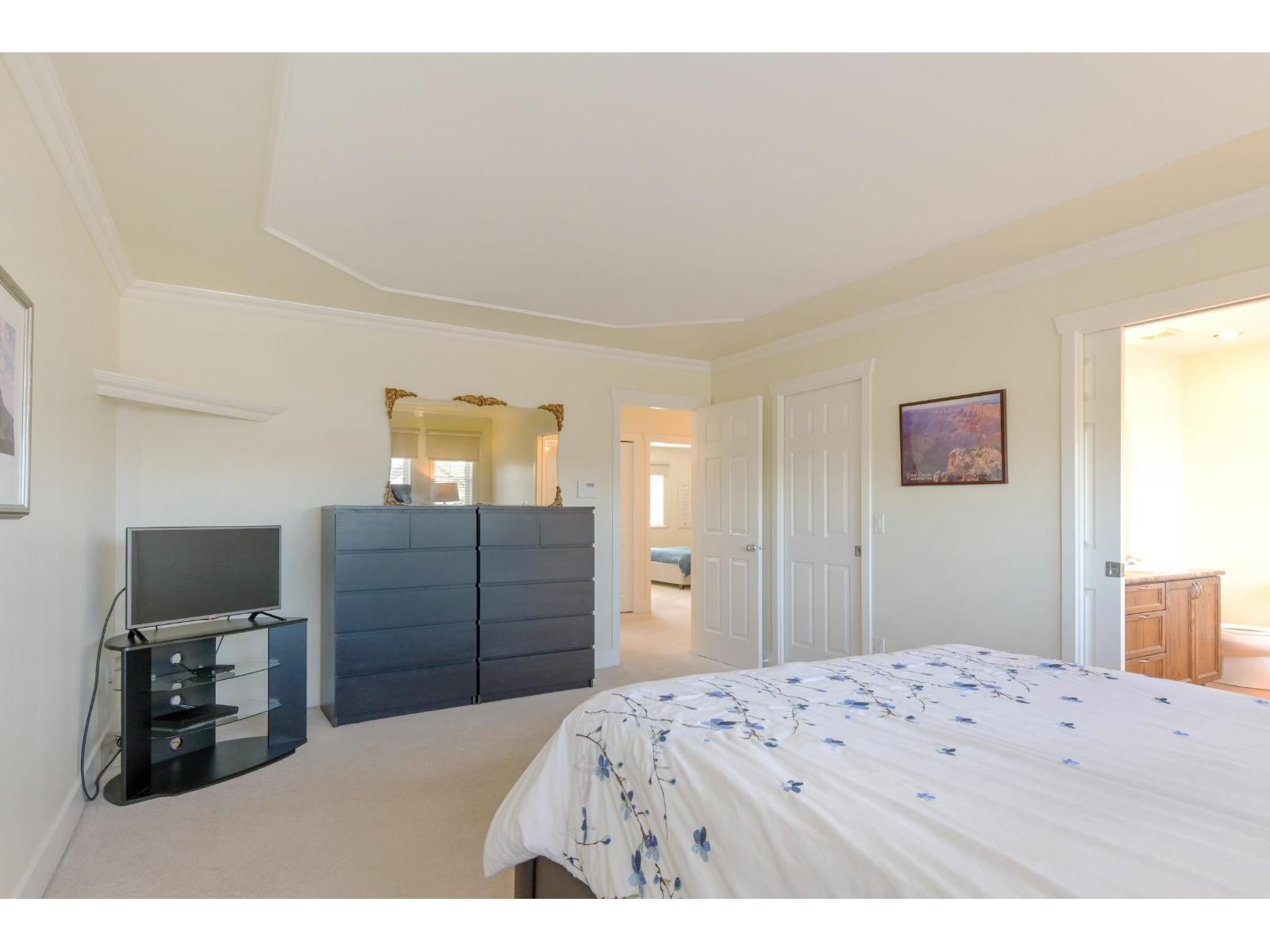 6122 164 Street Property Photo 17