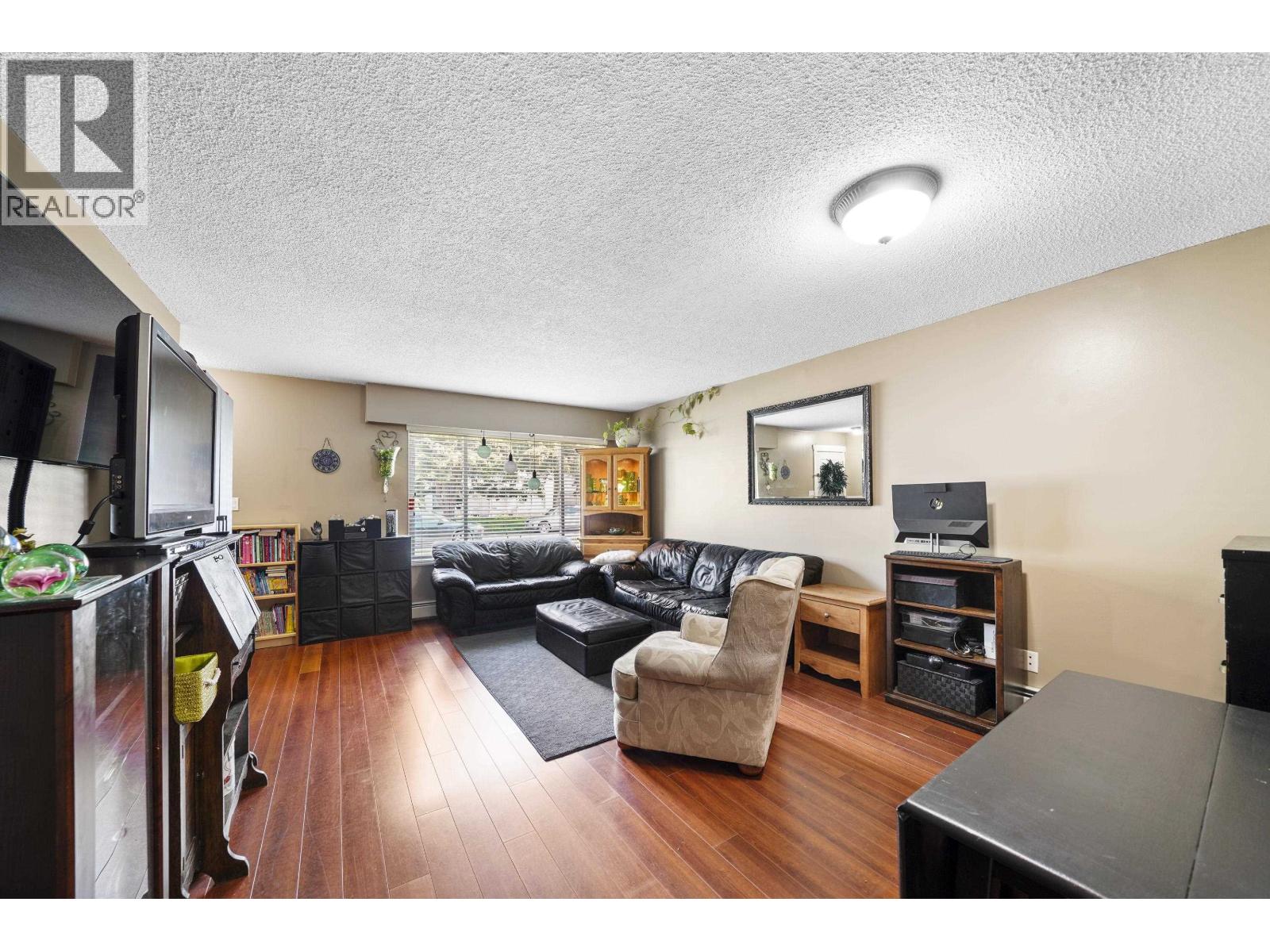 21532 Mayo Place Property Photo 4