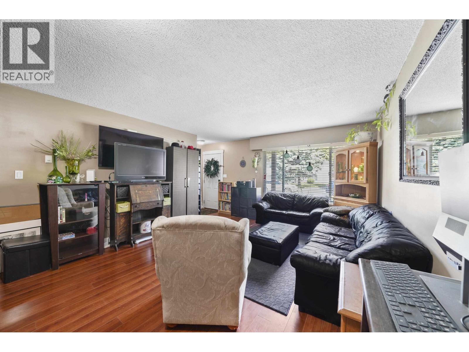 21532 Mayo Place Property Photo 5