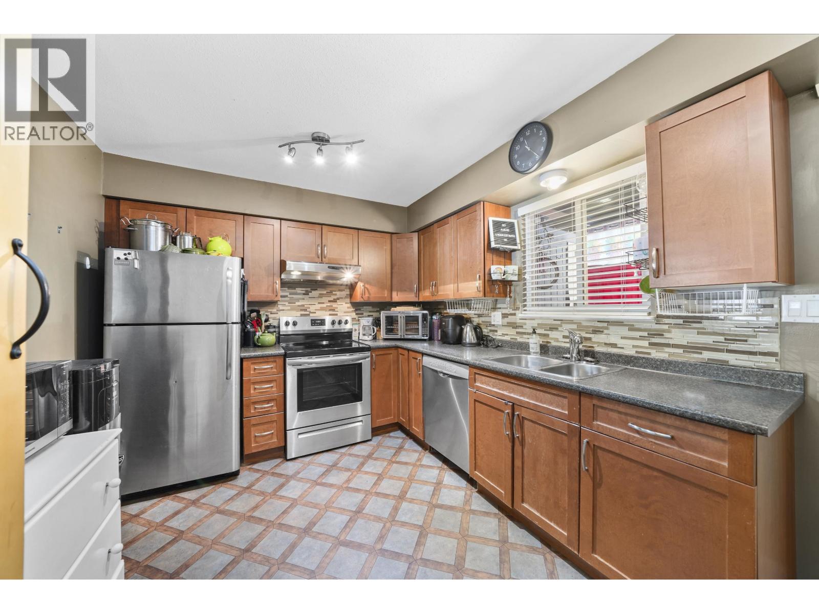 21532 Mayo Place Property Photo 7