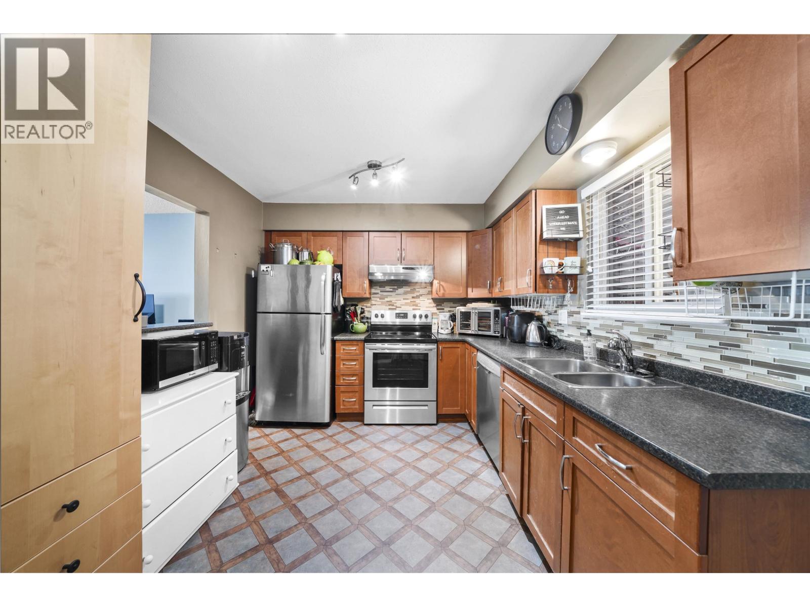 21532 Mayo Place Property Photo 8