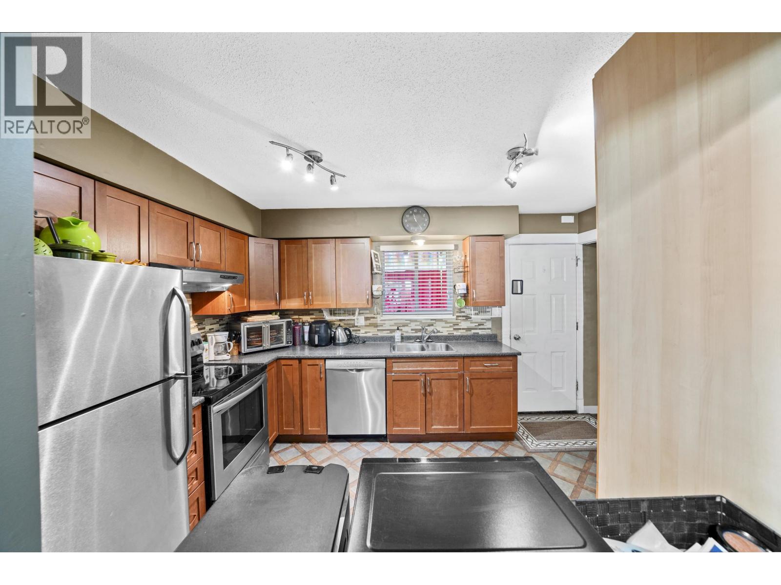 21532 Mayo Place Property Photo 9