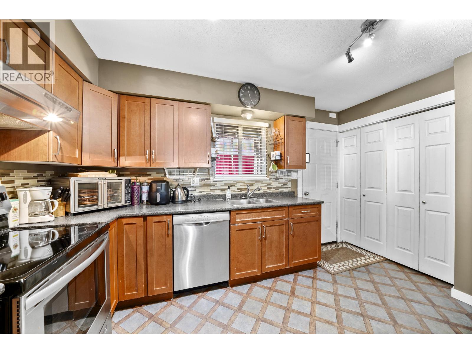 21532 Mayo Place Property Photo 10