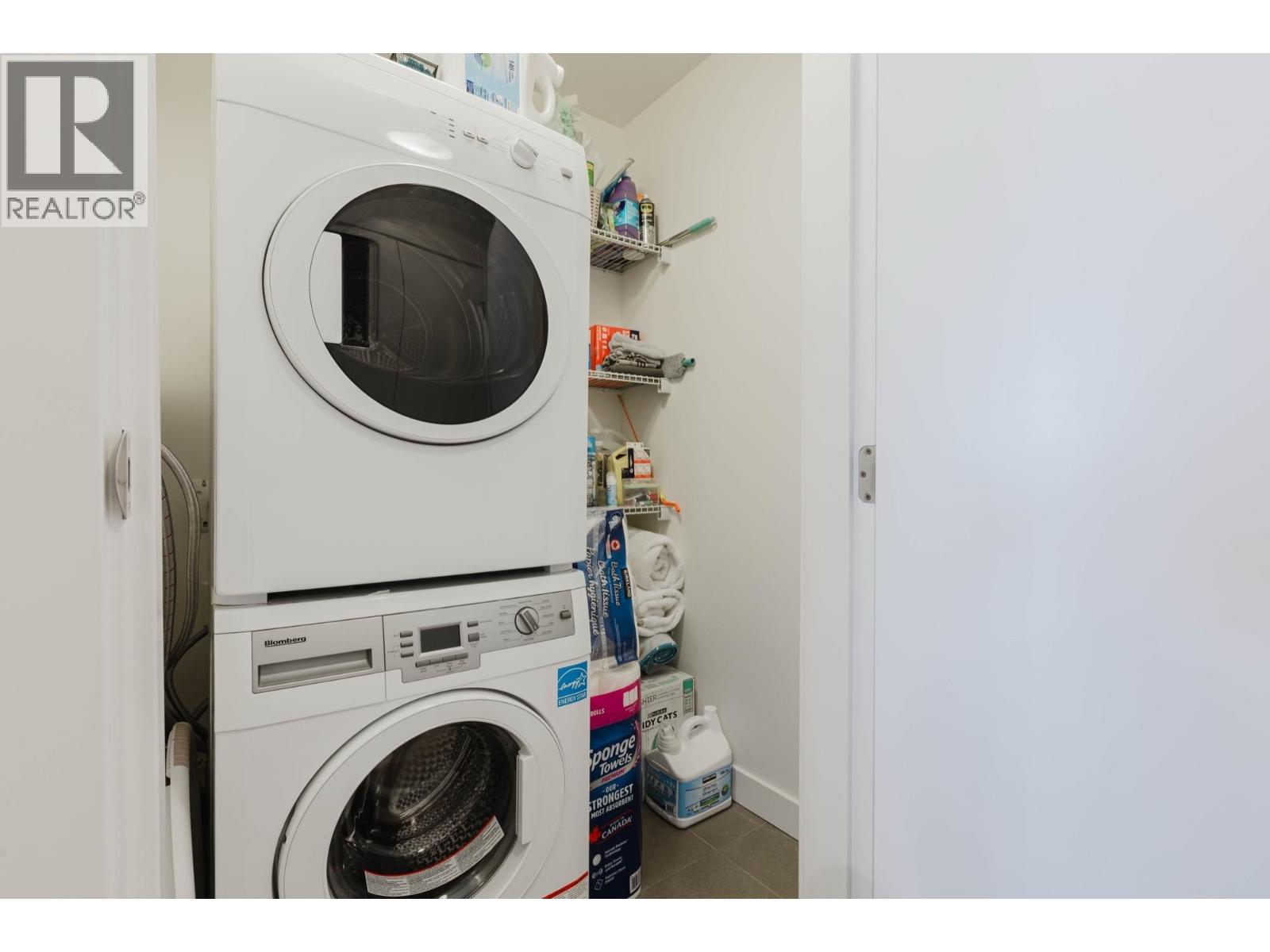 909 8850 University Crescent Property Photo 16