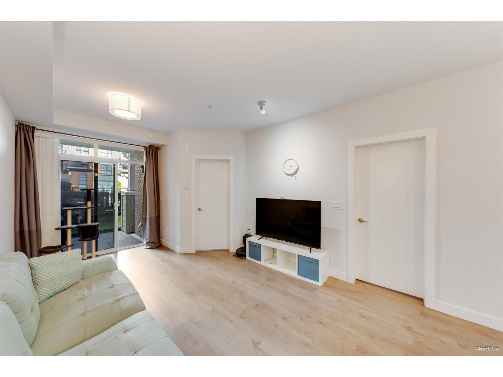 119 20696 Eastleigh Crescent Property Photo 14