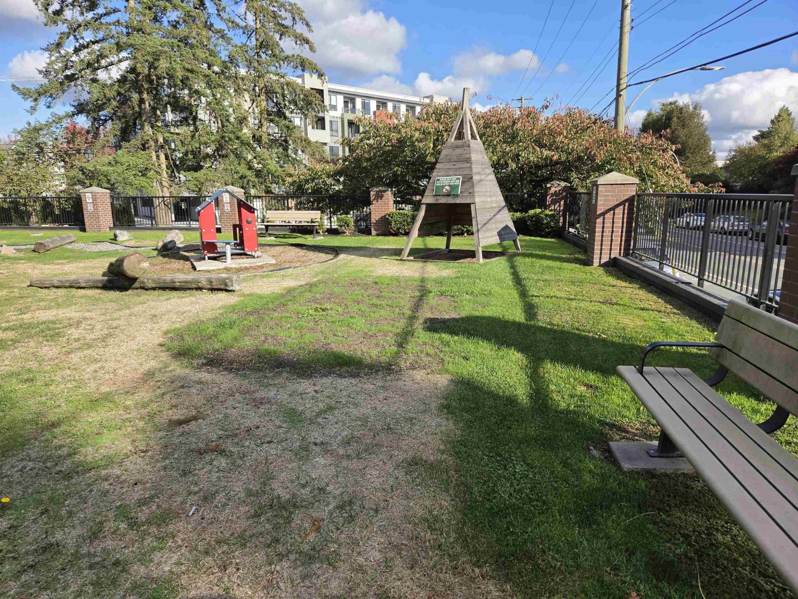 119 20696 Eastleigh Crescent Property Photo 35