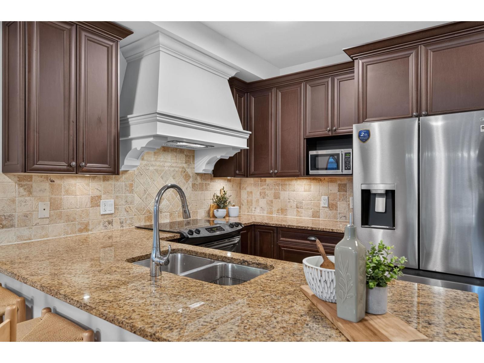 107 19530 65 Avenue Property Photo 2