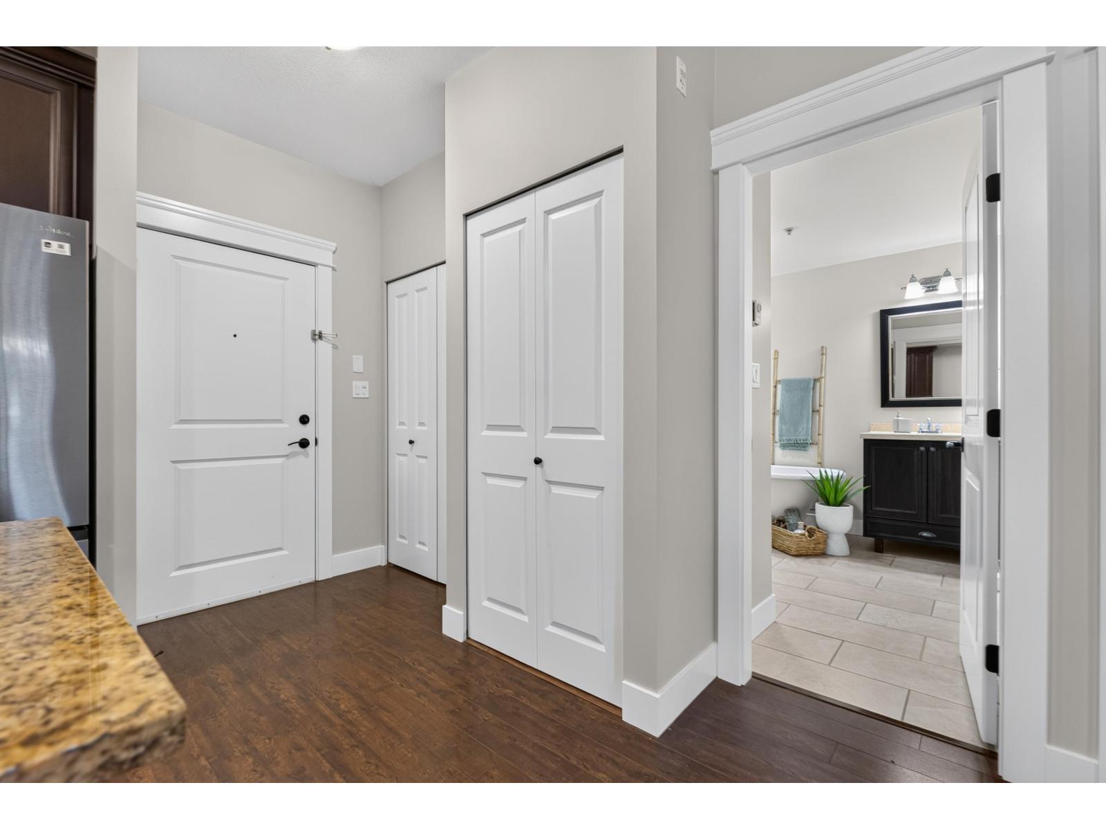 107 19530 65 Avenue Property Photo 16