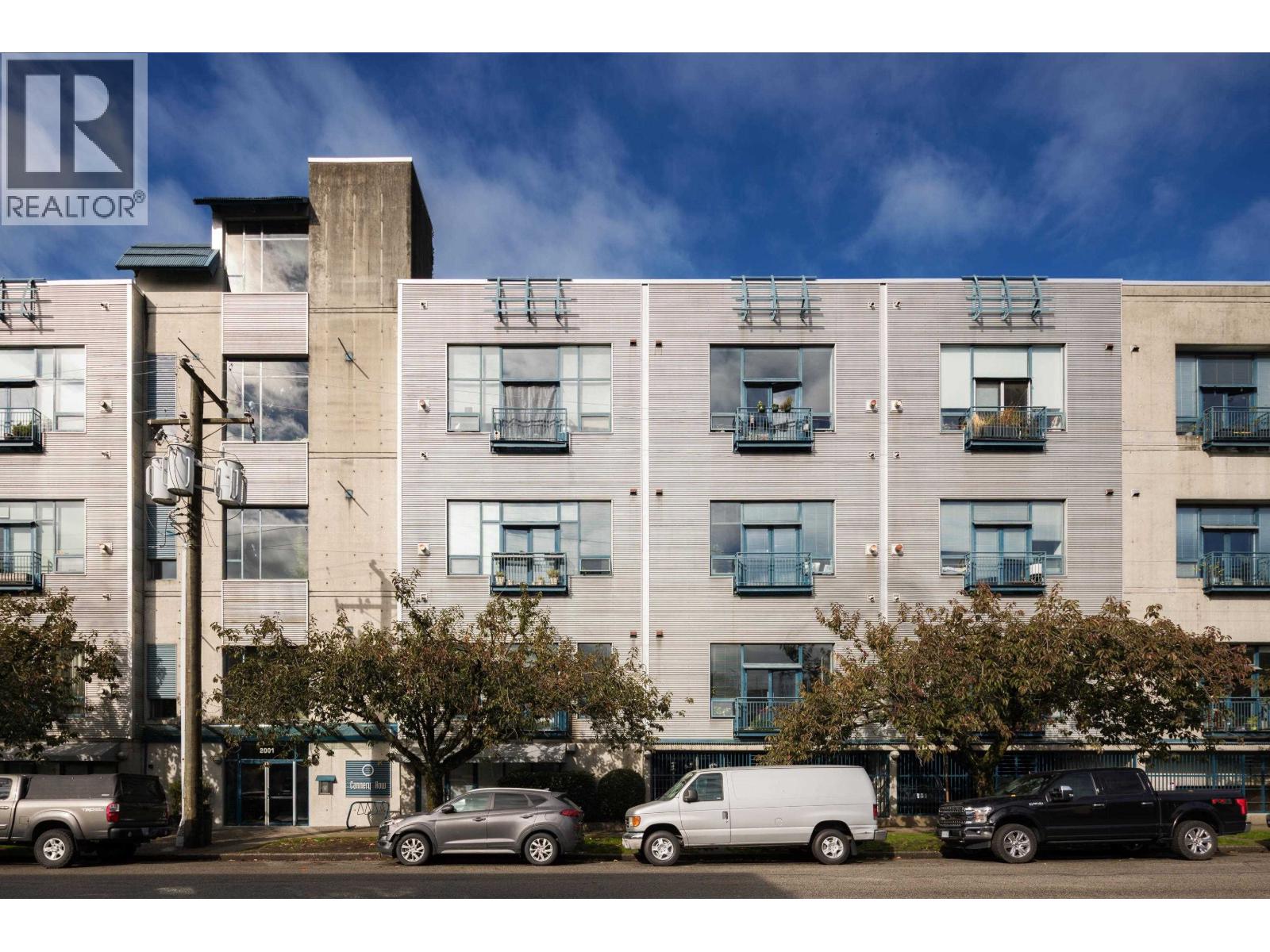 207 2001 Wall Street Property Photo 3