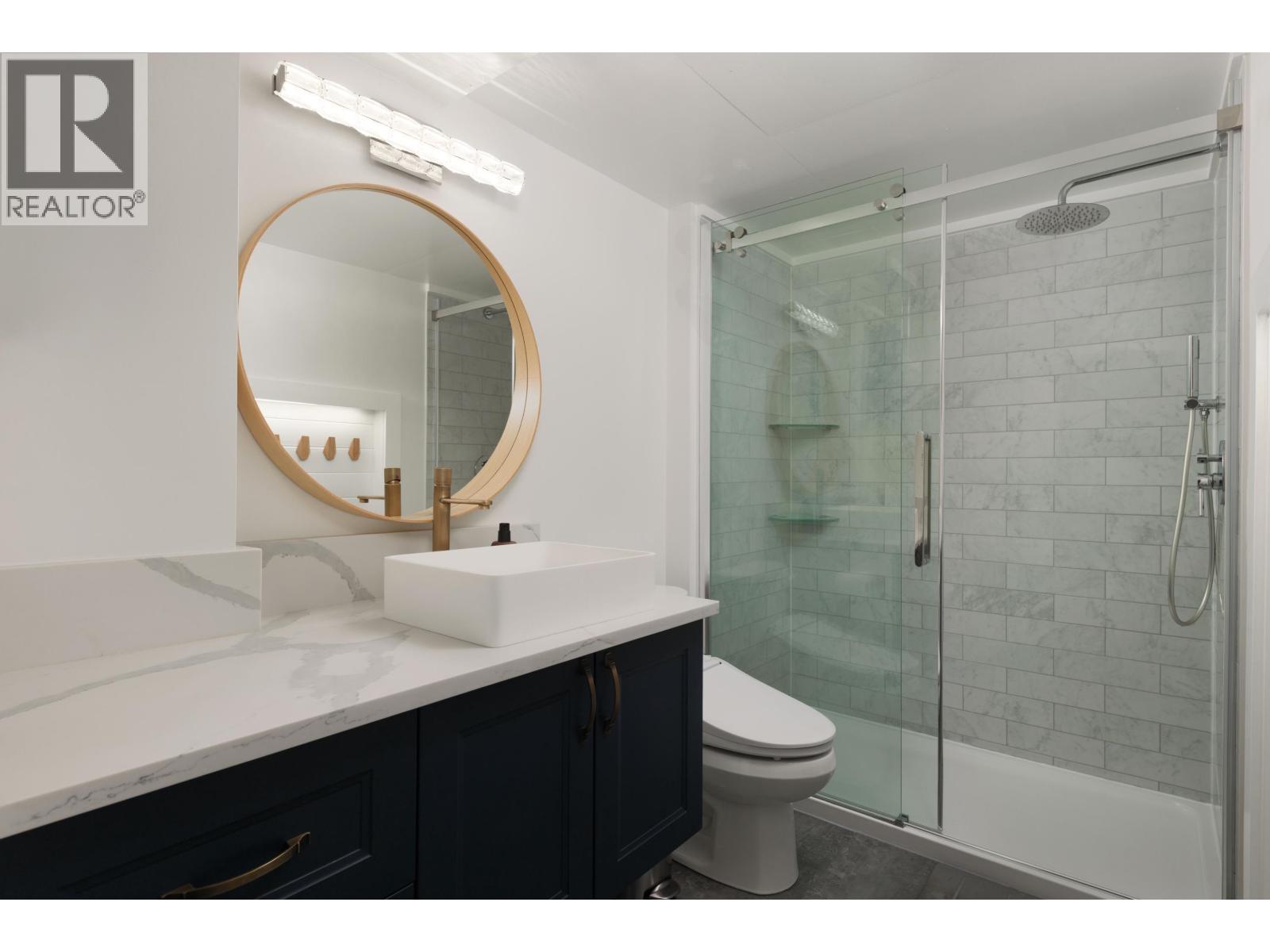 207 2001 Wall Street Property Photo 22