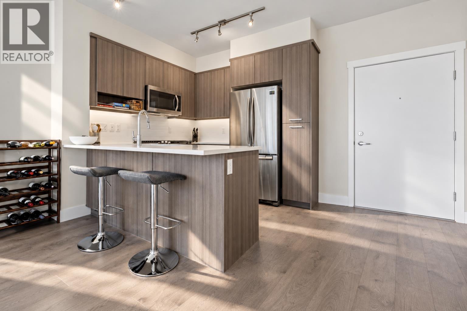 202 1306 Fifth Avenue Property Photo 9