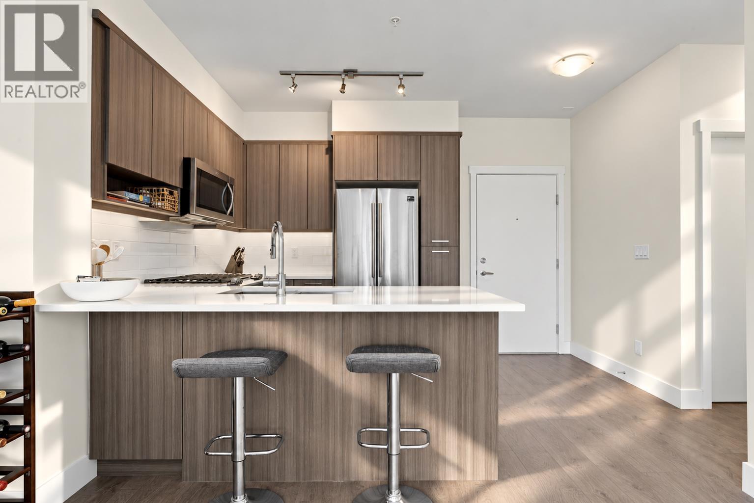 202 1306 Fifth Avenue Property Photo 10