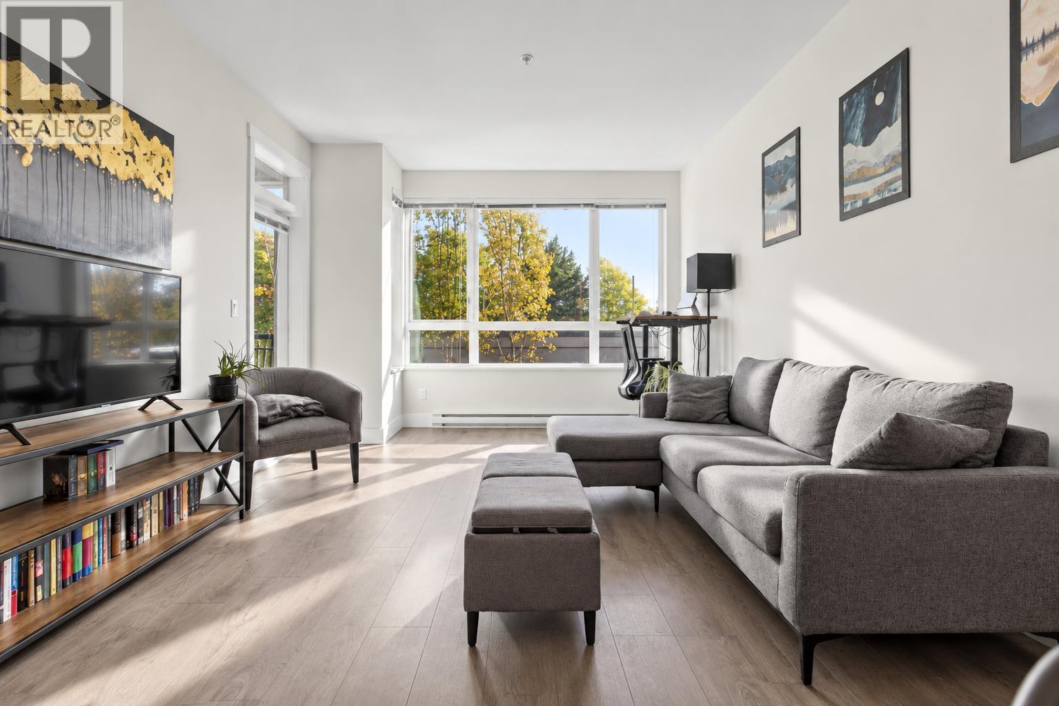 202 1306 Fifth Avenue Property Photo 11