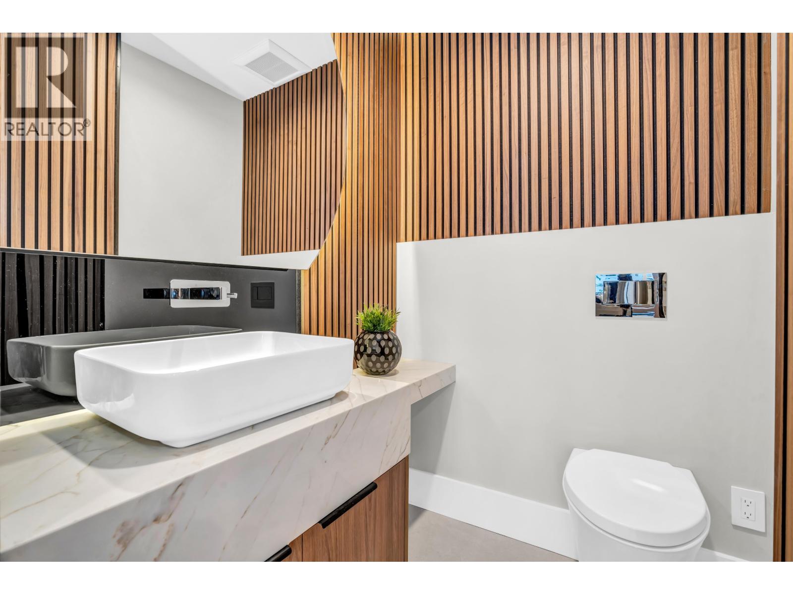 2378 Marine Drive Property Photo 12