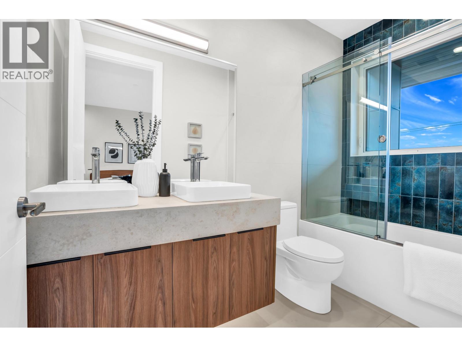 2378 Marine Drive Property Photo 13