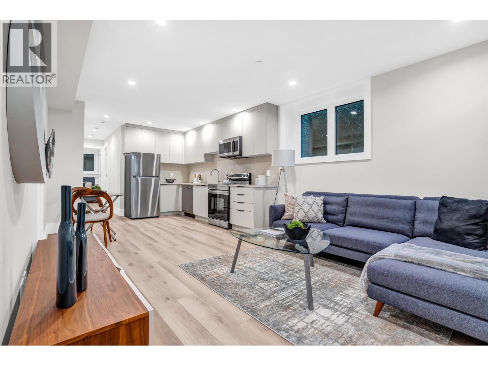 2378 Marine Drive Property Photo 18