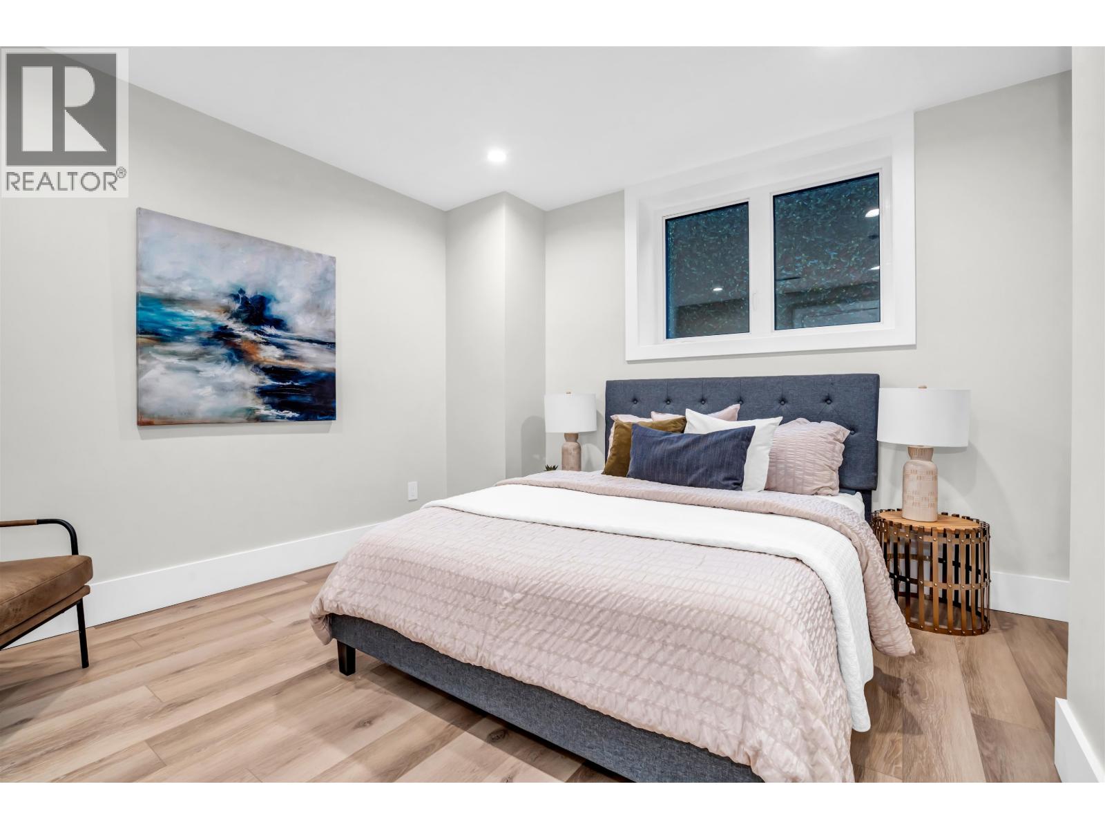 2378 Marine Drive Property Photo 19