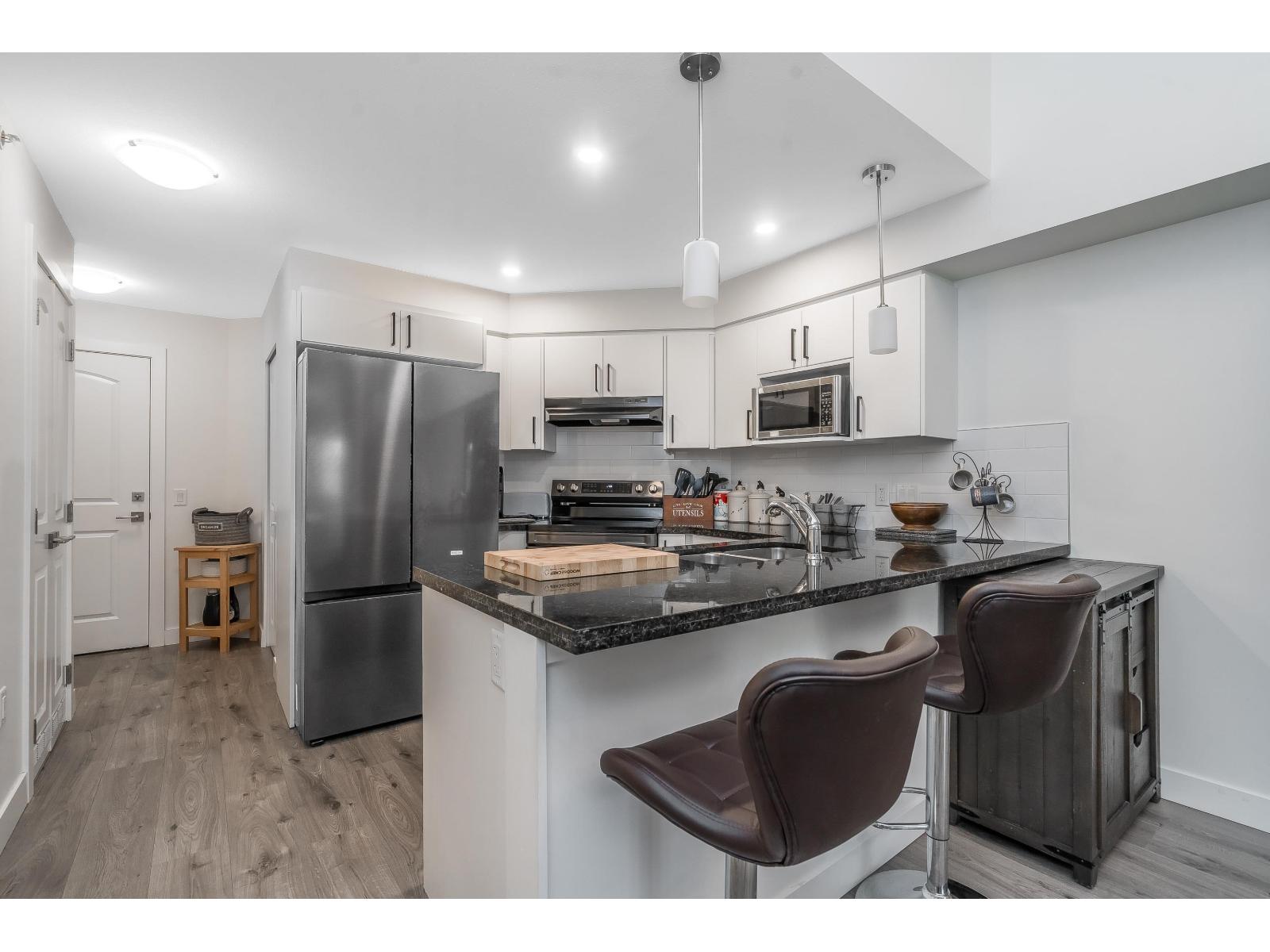 410 19730 56 Avenue Property Photo 1