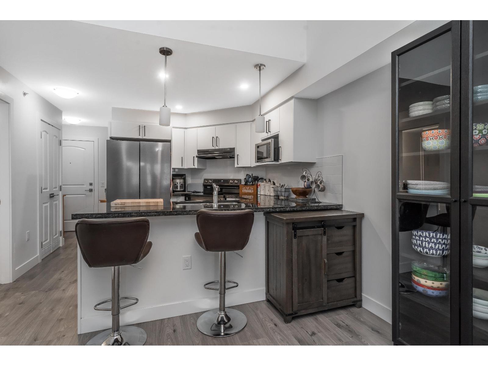 410 19730 56 Avenue Property Photo 14