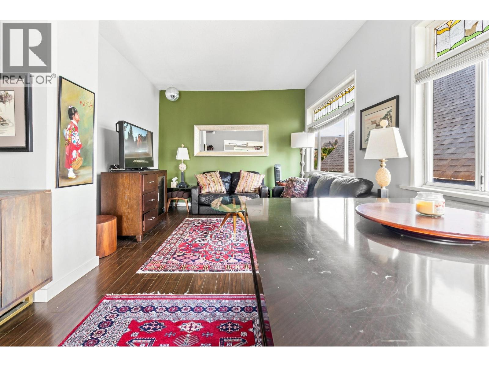 342 E Eighth Avenue Property Photo 2