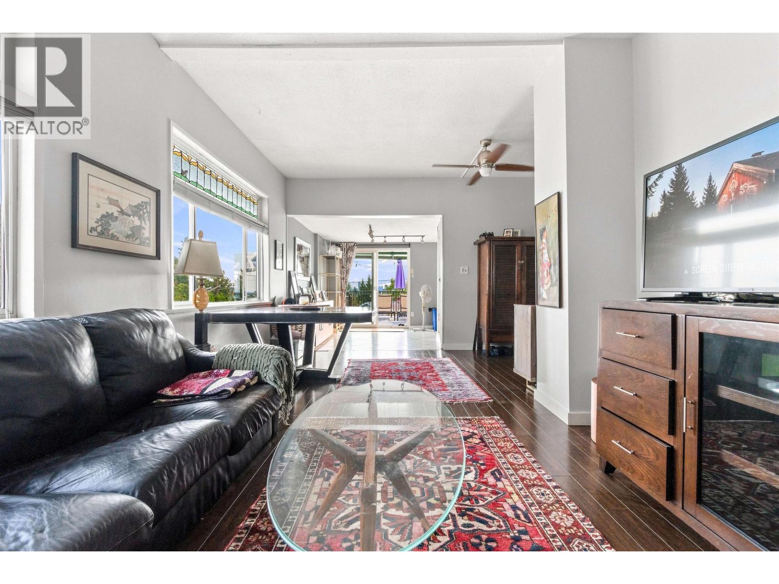 342 E Eighth Avenue Property Photo 3