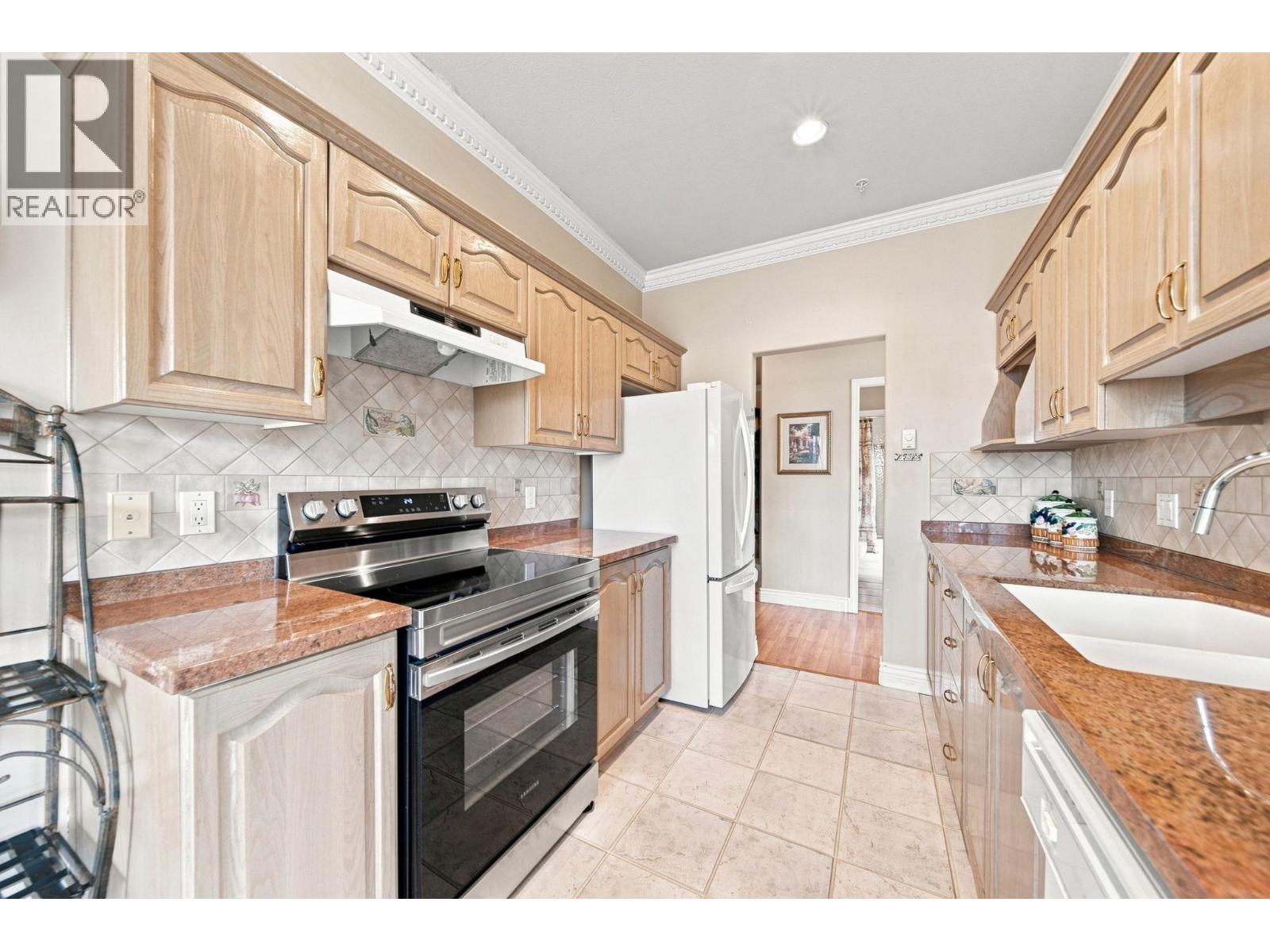 302 3176 Plateau Boulevard Property Photo 15