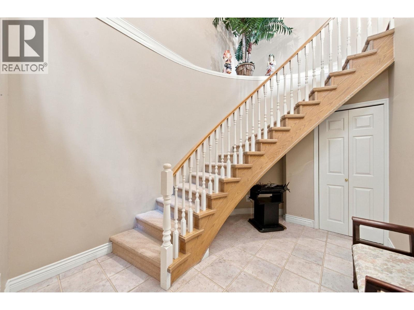 302 3176 Plateau Boulevard Property Photo 17