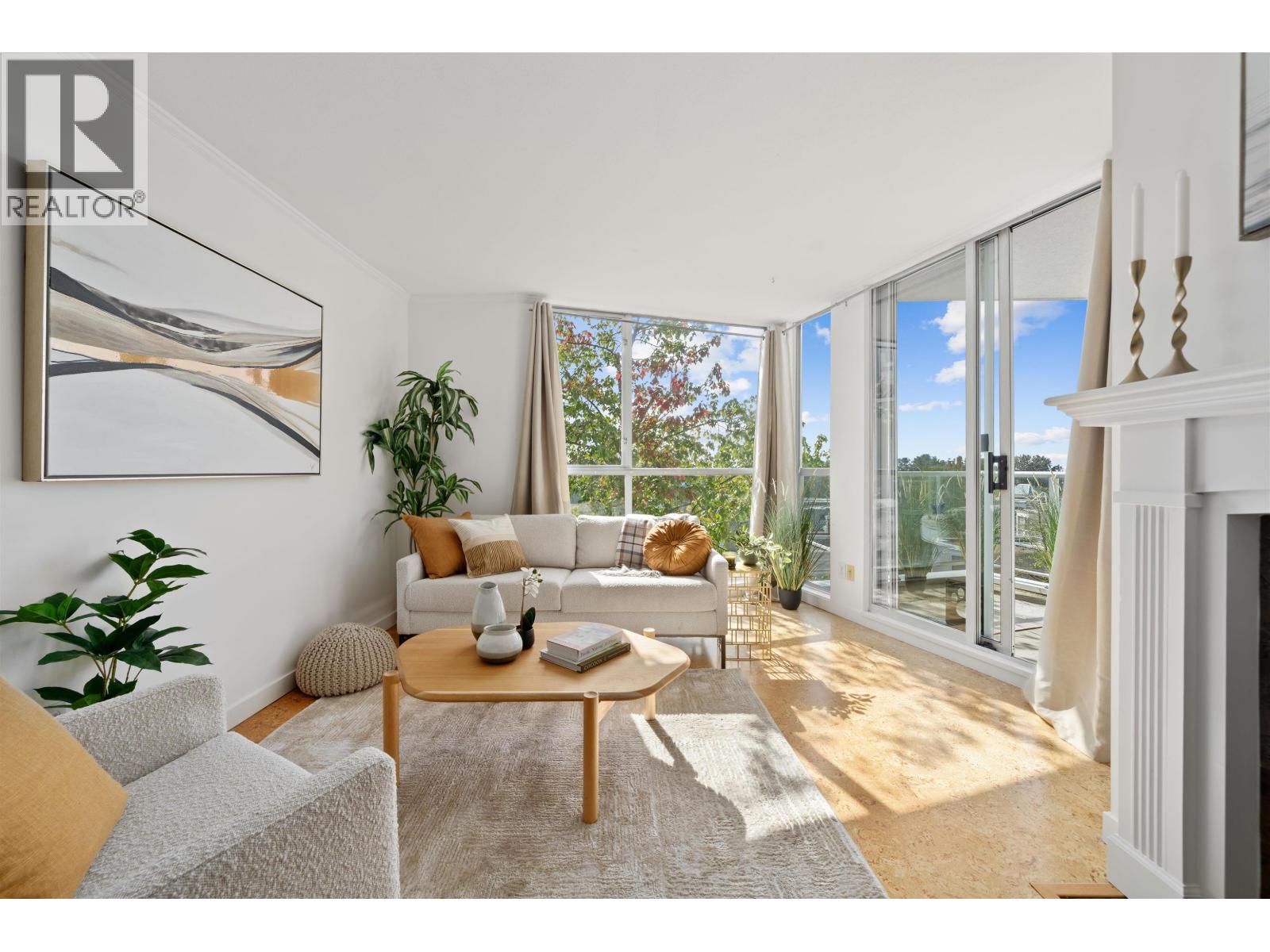 409 8430 Jellicoe Street Property Photo 3