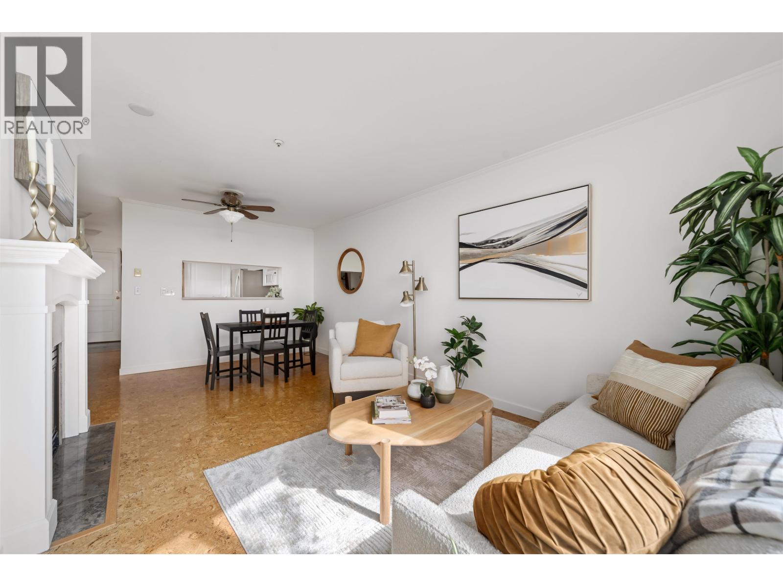 409 8430 Jellicoe Street Property Photo 4