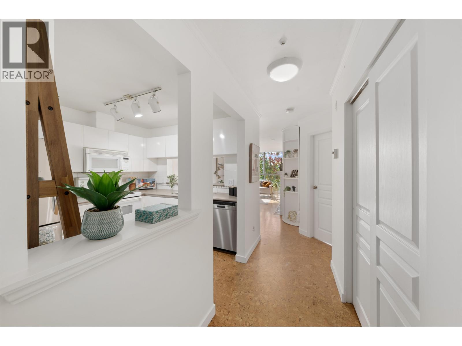 409 8430 Jellicoe Street Property Photo 17