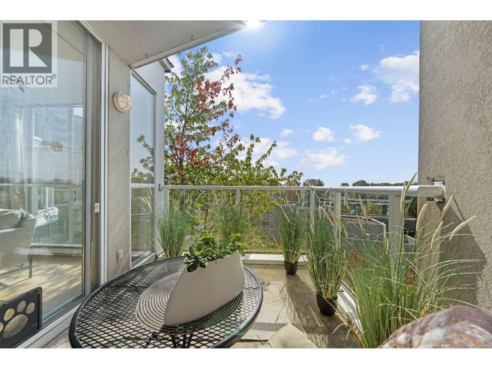 409 8430 Jellicoe Street Property Photo 19
