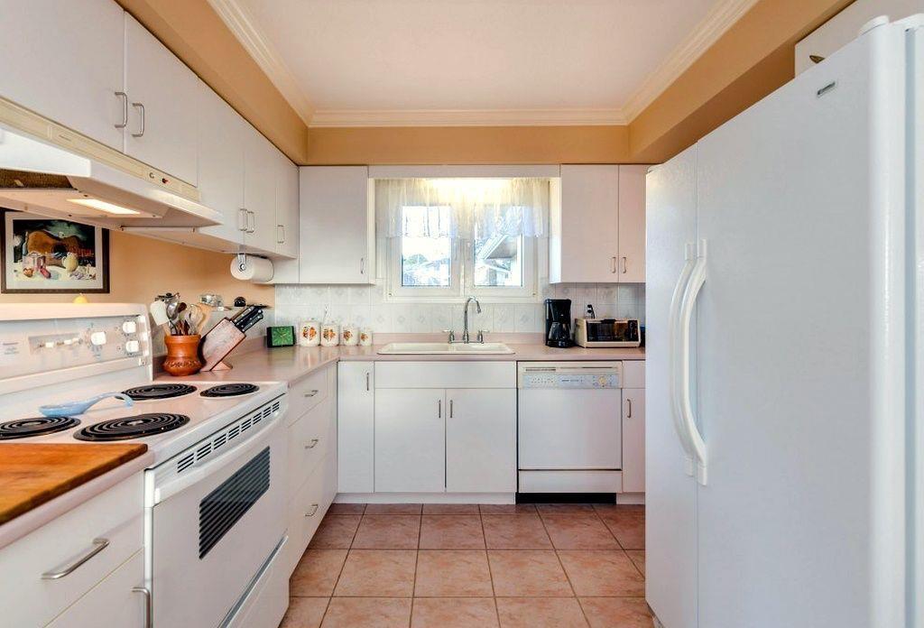 7554 Filey Drive Property Photo 2
