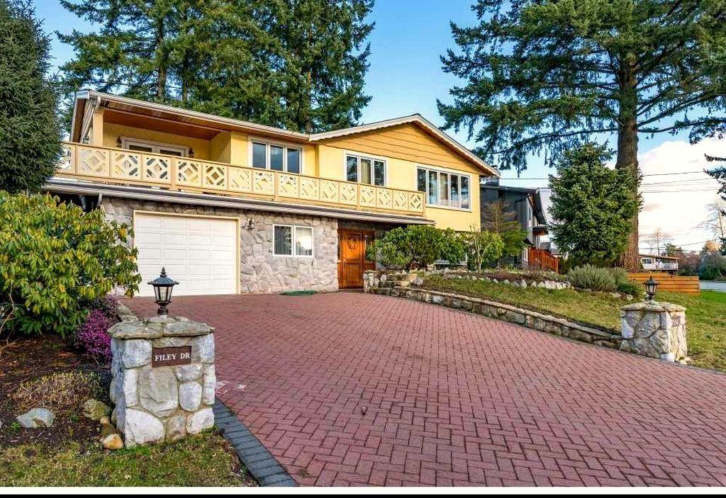7554 Filey Drive Property Photo 3