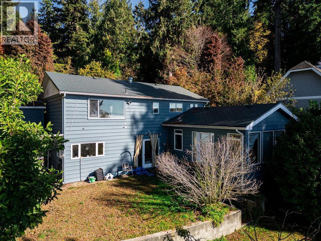 3443 Beach Avenue Property Photo 12