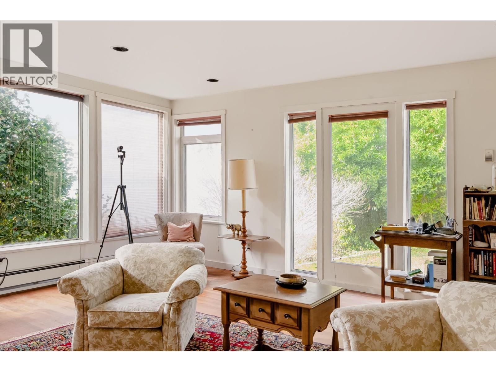 3443 Beach Avenue Property Photo 15